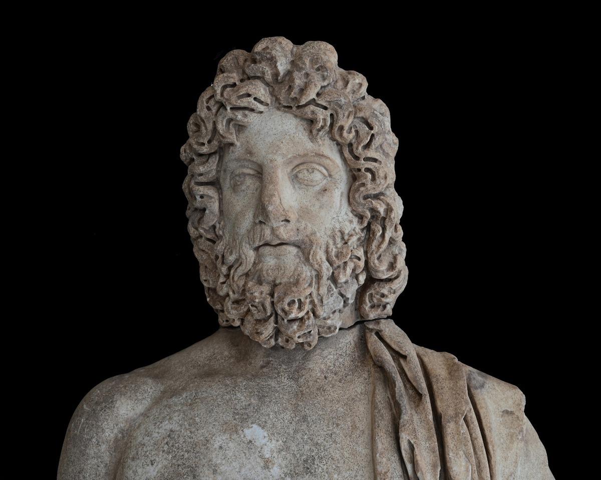 Aspendos’ta şifanın 1800 yıllık dev heykeli gün yüzüne çıktı 2