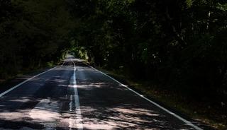 Betonsuz t&uuml;nel: 3 &uuml;lkede ikizi var! Her ge&ccedil;en durup fotoğraf &ccedil;ekiliyor