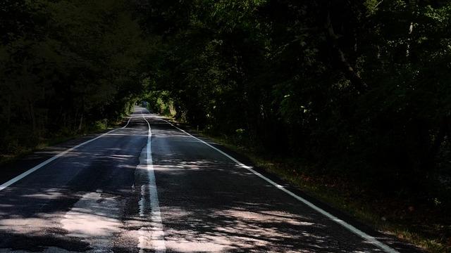 Betonsuz tünel: 3 ülkede ikizi var! Her geçen durup fotoğraf çekiliyor