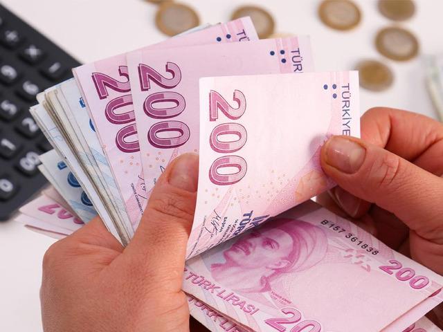 En d&uuml;ş&uuml;k emekli maaşı zam farkı bu gece hesaplara yatacak
