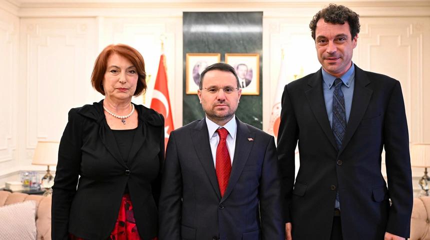 Bakan G&uuml;rlek, Uğur Mumcu'nun ailesini kabul etti