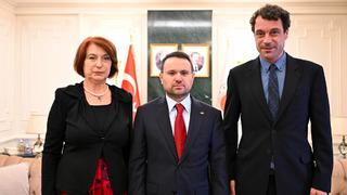 Bakan Gürlek, Uğur Mumcu'nun ailesini kabul etti! Devlet bu faili ortaya çıkarmak zorunda