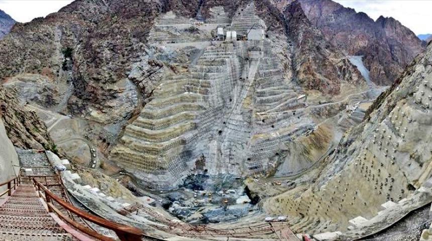 Dünyanın en yüksek 3. barajında kazı çalışmaları tamamlandı