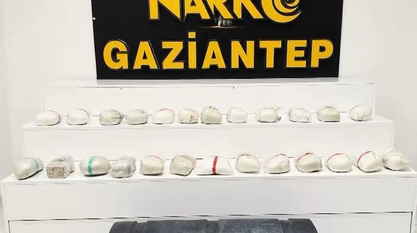 Gaziantep&rsquo;te 24 kilo uyuşturucu ele ge&ccedil;irildi: 1 g&ouml;zaltı