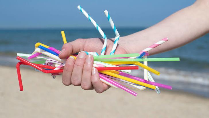 Peki ya plastik pipet? 