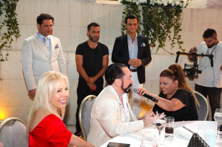 Adnan Oktar'ın görkemli davetine ünlü akını  G1