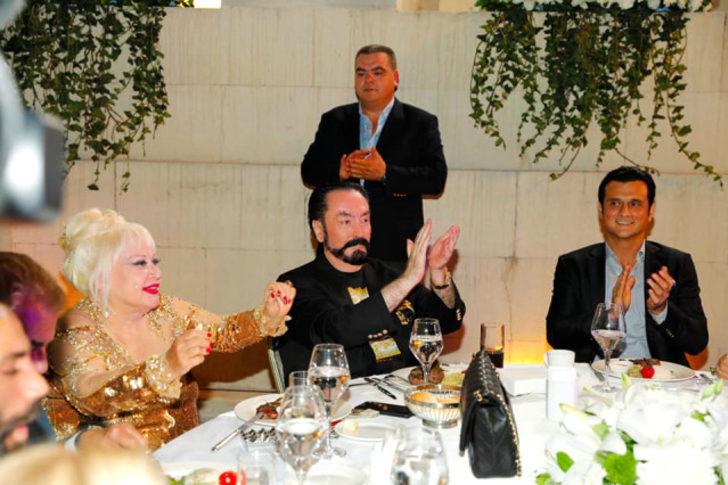 Adnan Oktar'ın görkemli davetine ünlü akını  G2