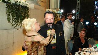 Adnan Oktar'ın görkemli davetine ünlü akını 