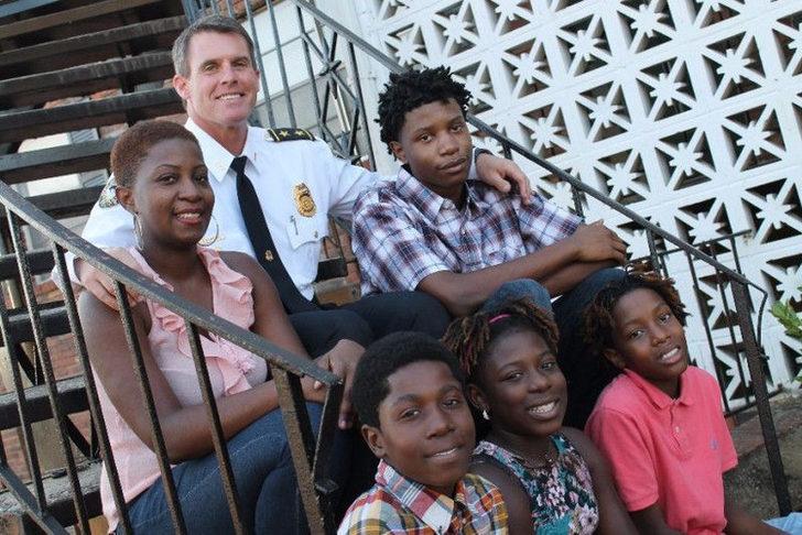 Gözaltına aldığı kadının arabasını arayınca hayatının şokunu yaşadı! G3