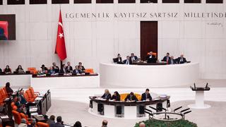 Suça sürüklenen çocuklara ilişkin düzenlemeleri içeren kanun teklifinin ilk 2 maddesi kabul edildi