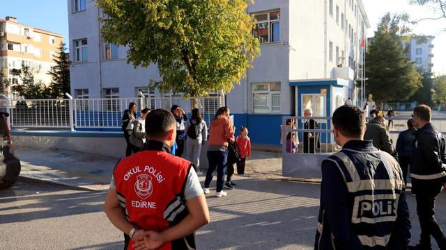 Okullarda yeni dönem! 30 bin yeni personele bu yetki verilecek