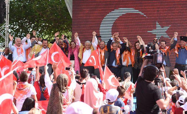 Başbakan Yıldırım, imar barışı için belediyeye başvuranların işlemini yaptı (3)