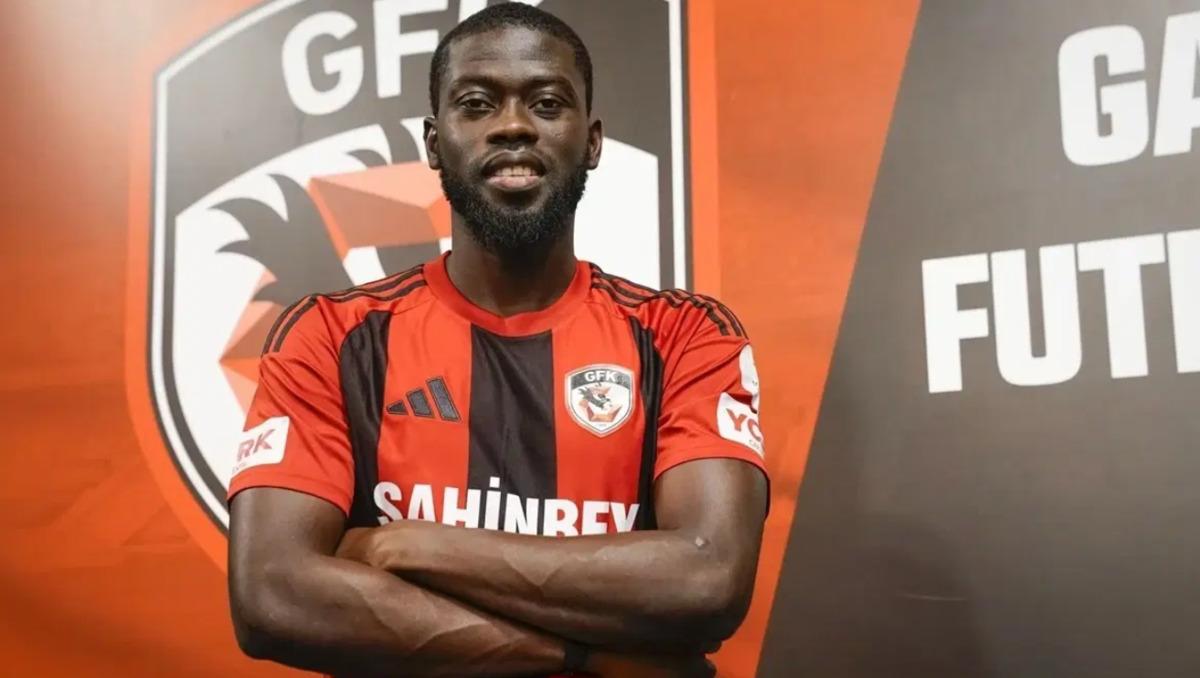 Resmi imzayı attı! Ndiaye nin yeni adresi &ccedil;ok şaşırttı 2