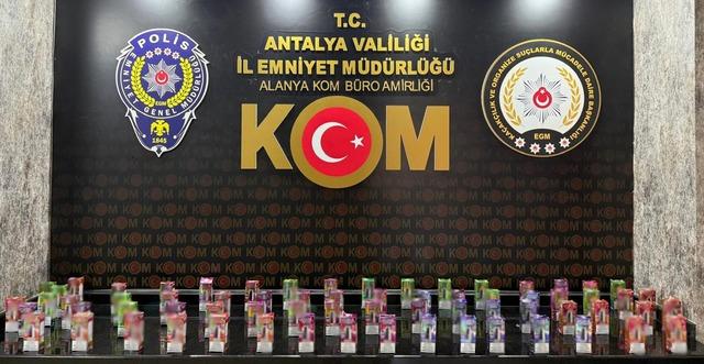 Antalya’da 22 adet kaçak tarihi eser yakalandı 2