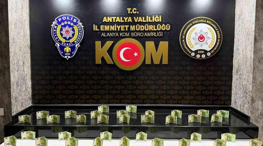 Antalya&rsquo;da 22 adet ka&ccedil;ak tarihi eser yakalandı