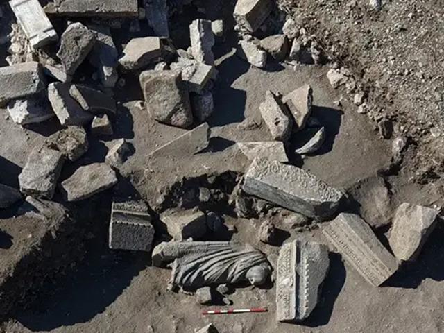 AK Parti'li &Ccedil;elik'ten Aspendos'ta bulunan 'Asklepios' heykeline ilişkin paylaşım