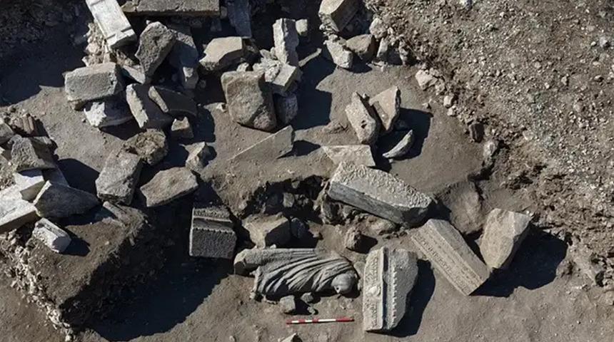 AK Parti'li &Ccedil;elik'ten Aspendos'ta bulunan 'Asklepios' heykeline ilişkin paylaşım