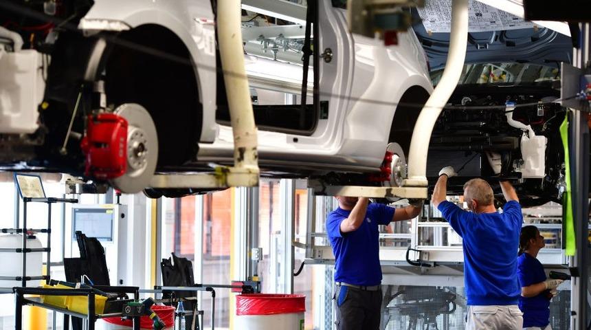 ABD ticaret savaşları: Trump'tan AB'ye otomobile ek gümrük vergisi tehdidi