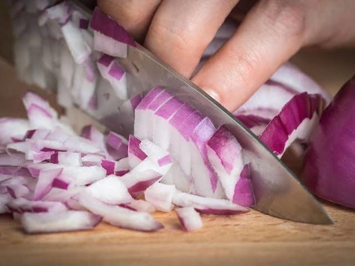 Soğan doğrama s&uuml;recin nasıl ge&ccedil;er?