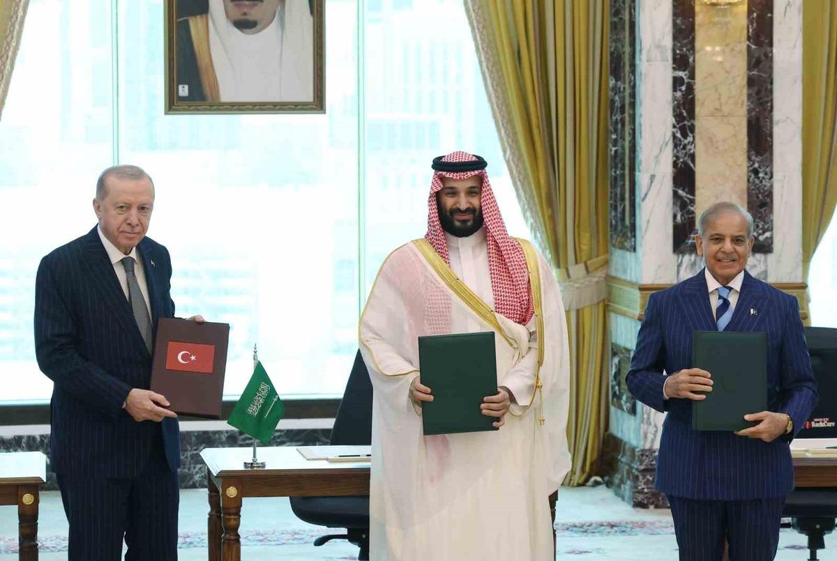 Son dakika | İmzalar atıldı! Cumhurbaşkanı Erdoğan Suudi Arabistan’da: 3 ülkeden kritik savunma hamlesi 10