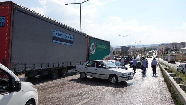 Kırıkkale'de 11 araç birbirine girdi: 11 yaralı