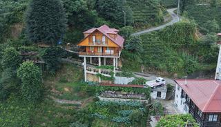 Karadeniz'de şaşırtan tasarım: Altı yol &uuml;st&uuml; villa