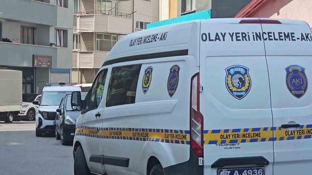 39 yaşındaki adam evinde &ouml;l&uuml; bulundu 1