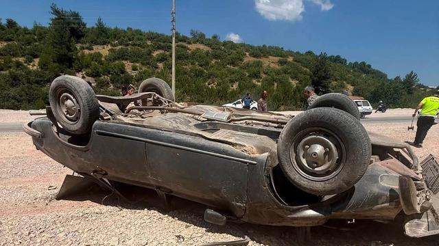 Mıcırlı yol kazaya neden oldu: 3 yaralı
