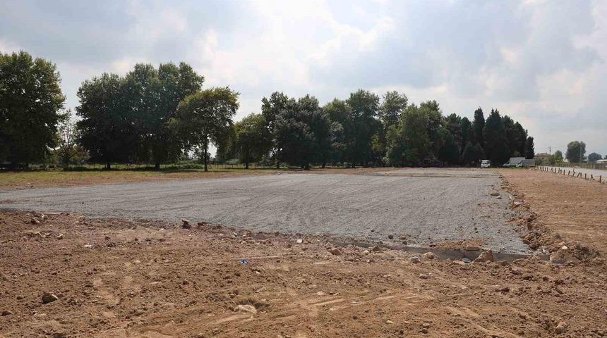 Sakarya&rsquo;da 3 mahalle daha futbol, voleybol ve basketbol sahasına kavuşuyor