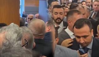 TBMM'de gerginlik ve izdiham! Ezilme tehlikesi ge&ccedil;irdiler