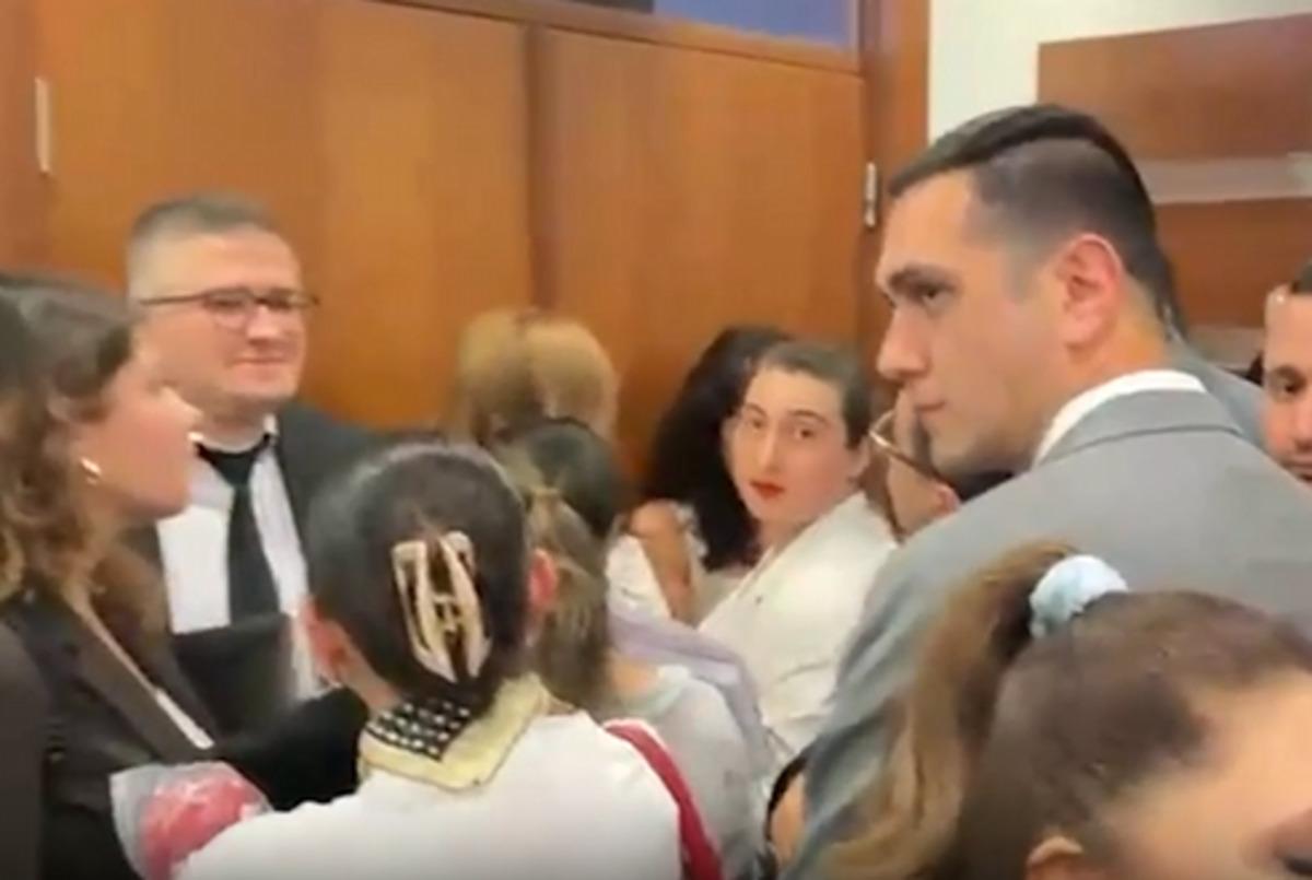 TBMM de gerginlik ve izdiham! Ezilme tehlikesi ge&ccedil;irdiler 2