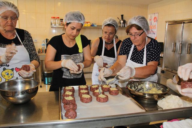 Ermeni köyünün kadınları, aşçılık öğreniyor