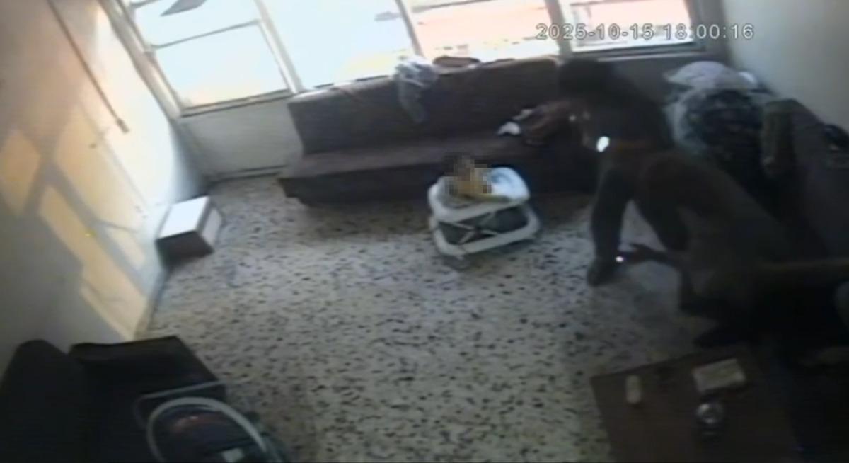 Genç kadını dövüp yerde sürükledi! Görüntüler kan dondurdu 1