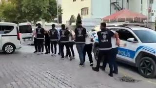 Kar maskeleriyle araç soyan 5 şüpheli yakalandı