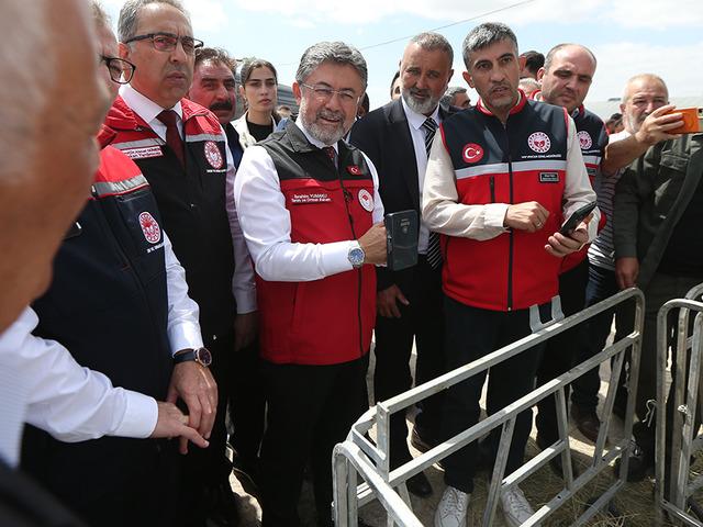 Bakan Yumaklı, G&uuml;venli Elektronik K&uuml;pe İzleme Sistemi'ni tanıttı