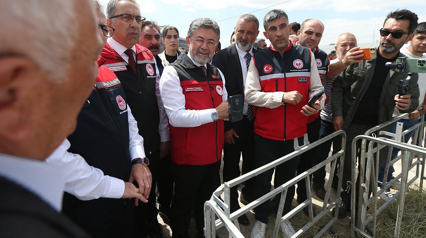Bakan Yumaklı, G&uuml;venli Elektronik K&uuml;pe İzleme Sistemi'ni tanıttı