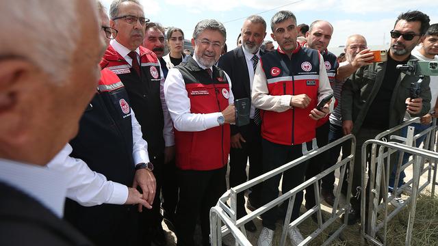 Bakan Yumaklı, Güvenli Elektronik Küpe İzleme Sistemi'ni tanıttı