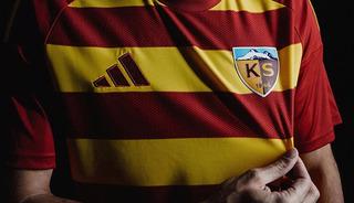 Kayserispor'da transfer ateşi yandı! Tahta a&ccedil;ıldı, tam 15 imza birden...