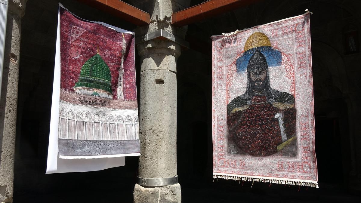 Evinde başladı, Türkiye de sayılı isimlerden biri oldu! Kilimleri tuvale çevirdi 1