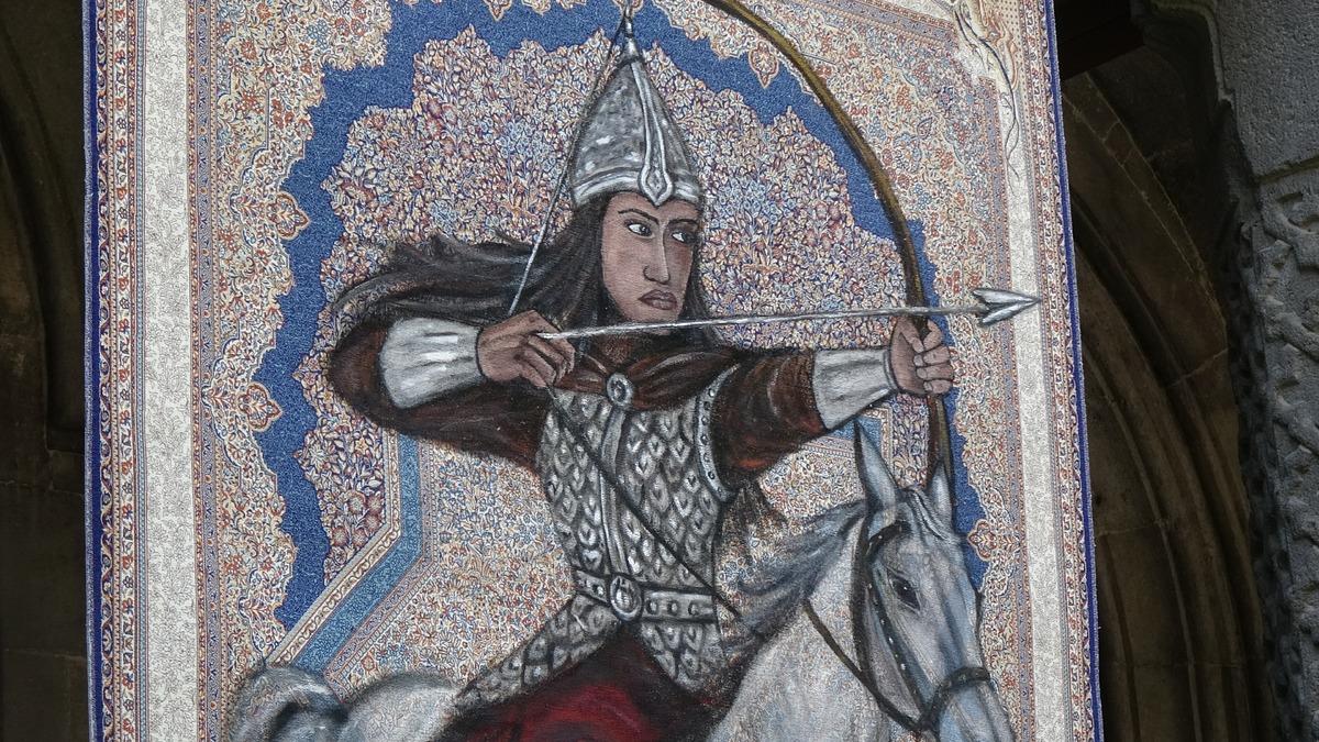 Evinde başladı, Türkiye de sayılı isimlerden biri oldu! Kilimleri tuvale çevirdi 7