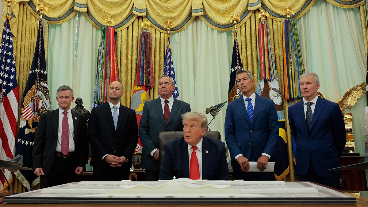 Trump ın T&uuml;rkiye d&ouml;n&uuml;ş&uuml; u&ccedil;ağını değiştirmesi g&uuml;ndem olmuştu! ABD&rsquo;de &lsquo;k&ouml;stebek&rsquo; krizi 1