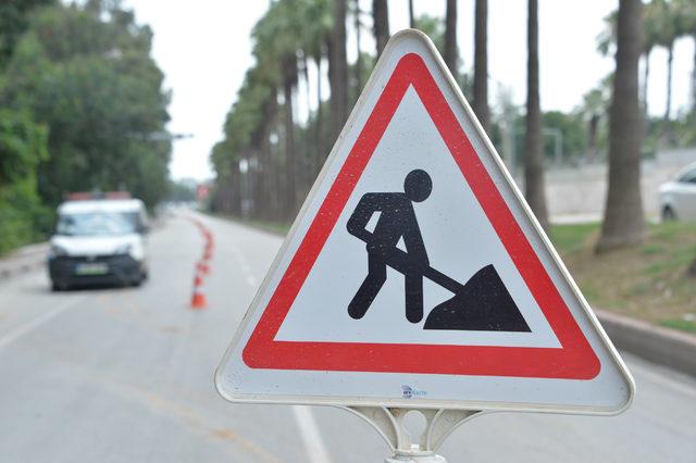 Adana'da iş makinesi doğal gaz borusunu patlattı