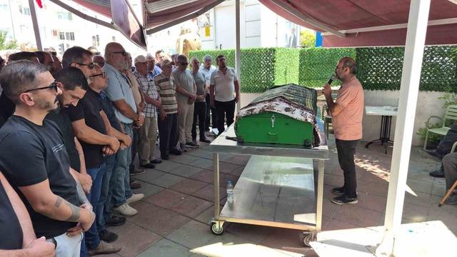 Feci kazada can veren kadın son yolculuğuna uğurlandı 1