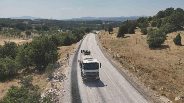 Büyükşehir Harmancık’ta da yolları yeniliyor