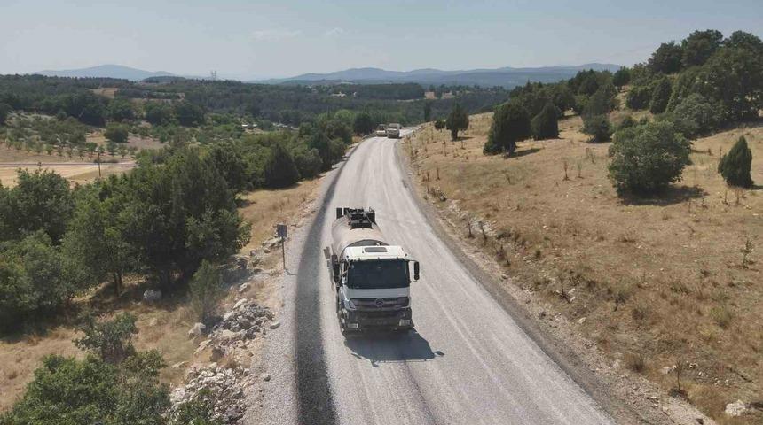 B&uuml;y&uuml;kşehir Harmancık&rsquo;ta da yolları yeniliyor