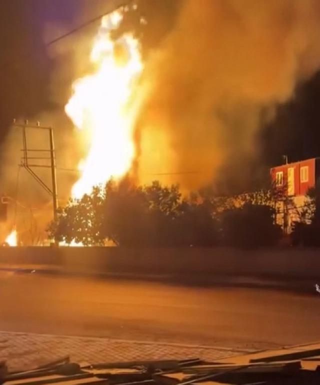 Palet fabrikasında yangın paniği 1