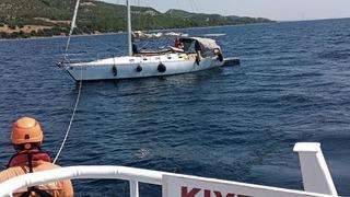 Çanakkale'de sürüklenen tekne kurtarıldı