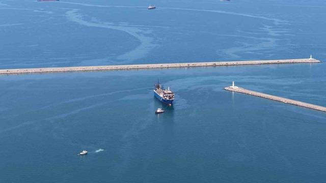 Dron saldırısında Türk mürettebatın yaralandığı gemi Samsun’a getirildi