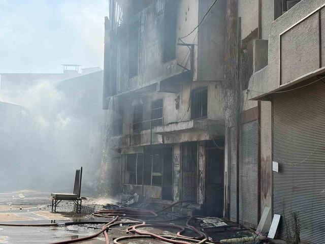 İzmir’de sünger deposunda yangın 4