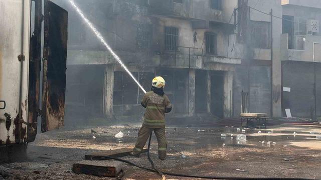İzmir’de sünger deposunda yangın 3